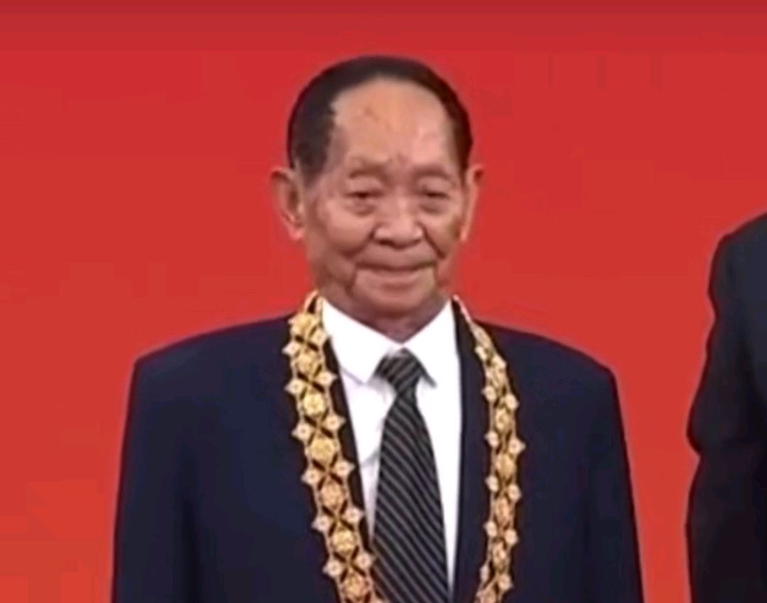 提前两个多小时公布袁隆平院士去世消息的cgtn是在吊打国民情绪