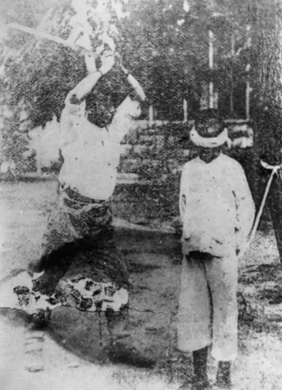 疯狂的日军就连小孩子也不放过,阎连科的糖果能化解这样的仇恨吗?