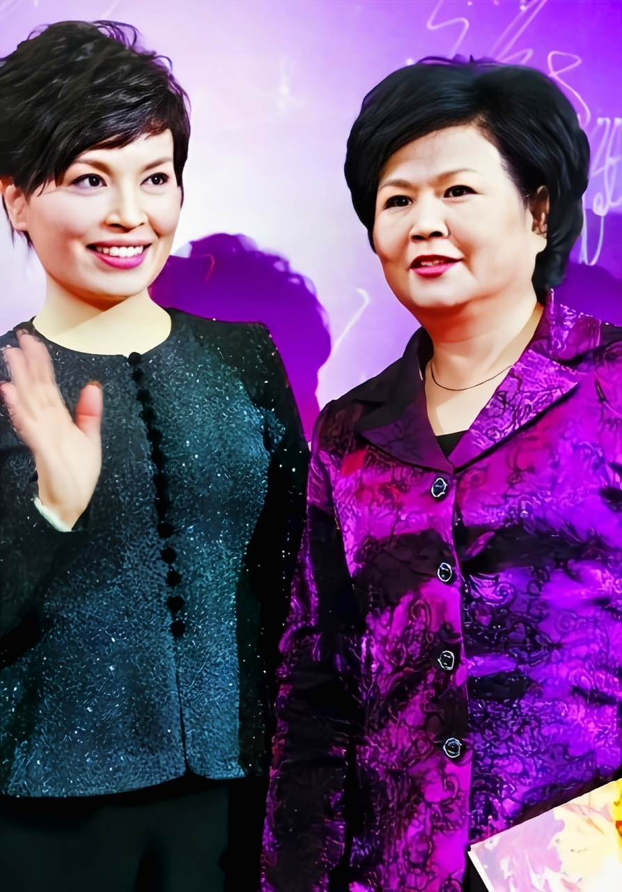 邢质斌与李瑞英两位国宝级女主播的合影!