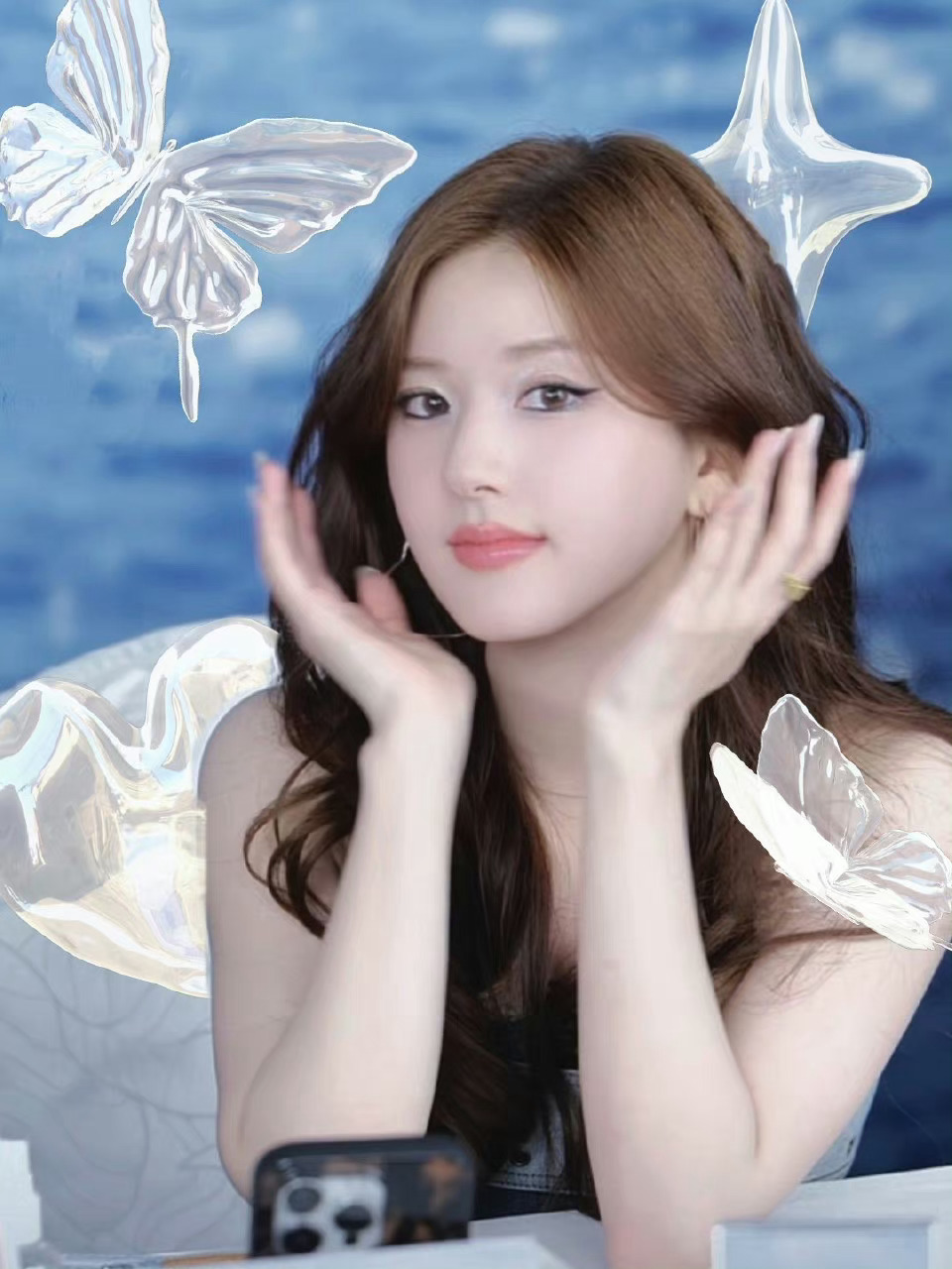 时尚真的是一种轮回,赵露思最近化了以前流行的烟熏妆,大家觉得好看吗