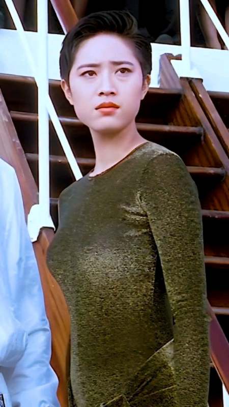 "最美短发女神,大背头也就她能驾驭了"#陈法蓉 #港星女神 #-度小视