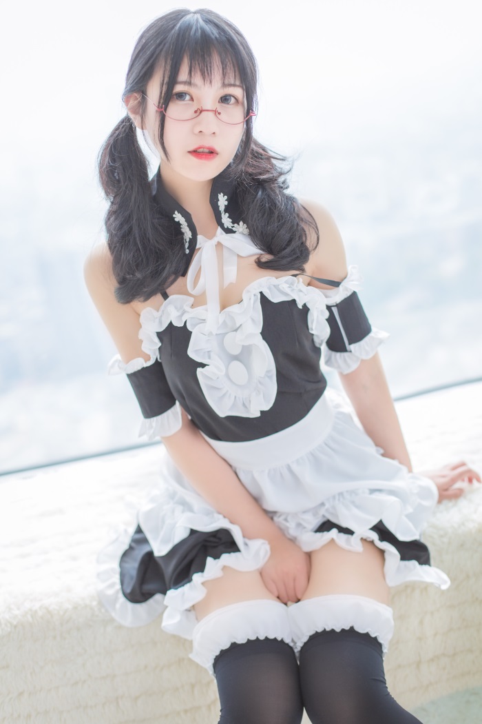 微博妹字@逐月SU 2018-7月钕仆写真 [66P+1V/884MB]