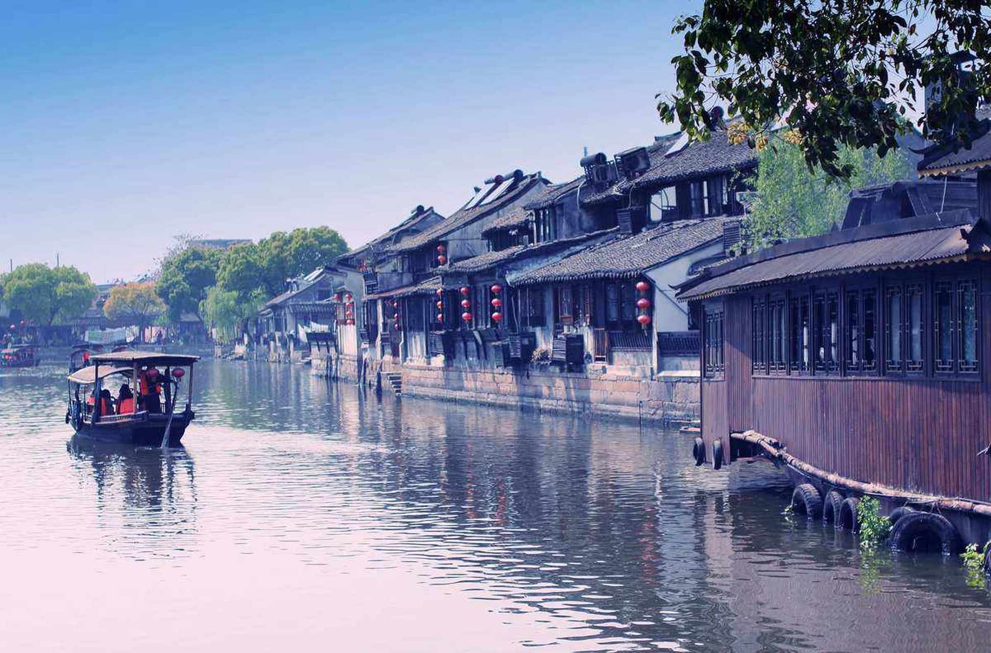 西塘位于浙江省嘉兴市善县境内,距县城11公里.