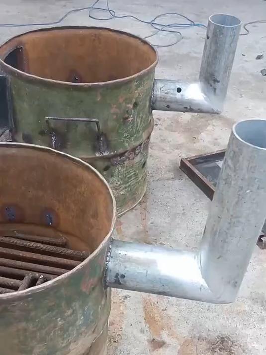 废旧的油桶也能改造成柴火灶,相当的结实耐烧,大家瞧瞧怎么样