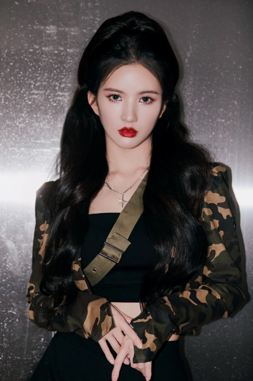 刘些宁(sally,1305),1996年10月23日出生于广东省深圳市,中国内地