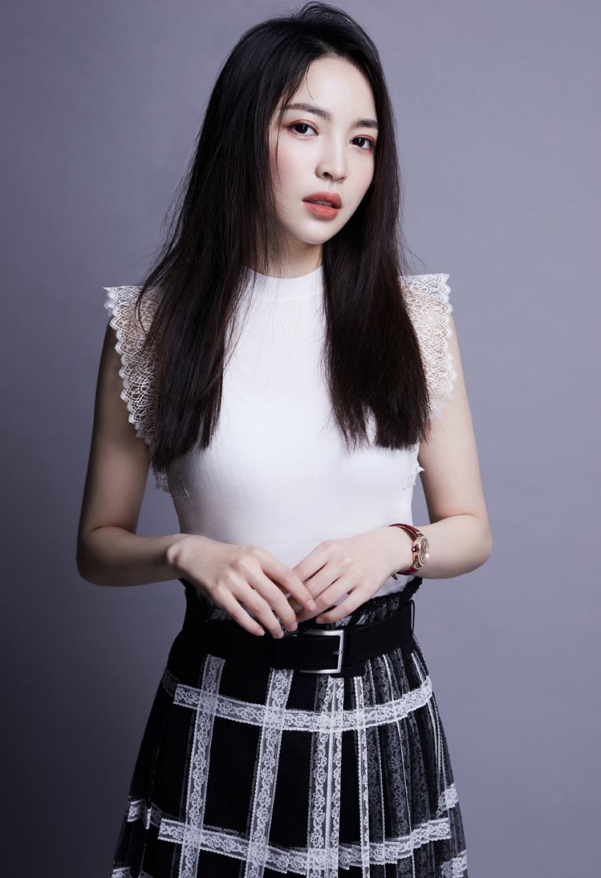 王钟瑶:最美台球女裁判,魔鬼身材太亮眼!