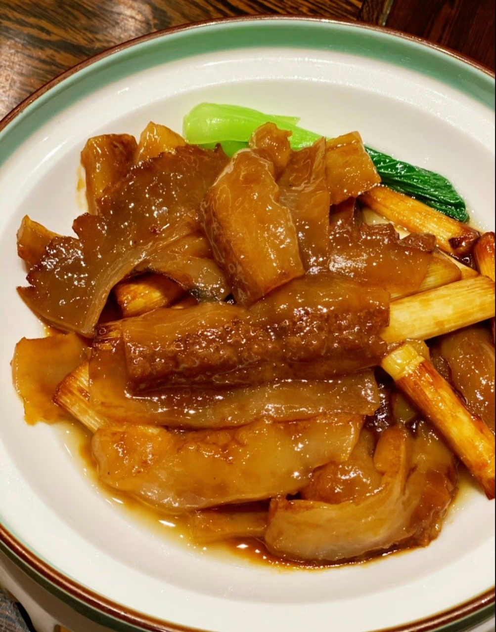 鲤鱼焙面,扒羊肉,灌汤包子,桶子鸡,三鲜烩面,黄焖鸡,在萧记吃顿地道