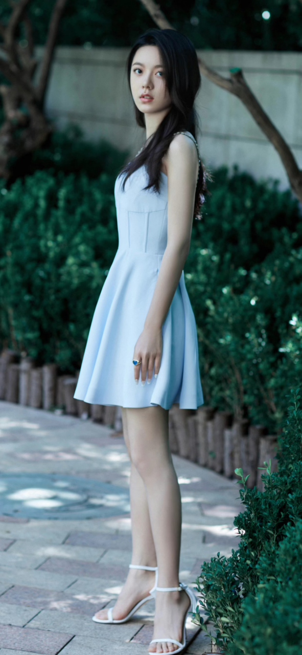 赵今麦 身材太好啦吧 而且好清纯 你喜欢她嘛