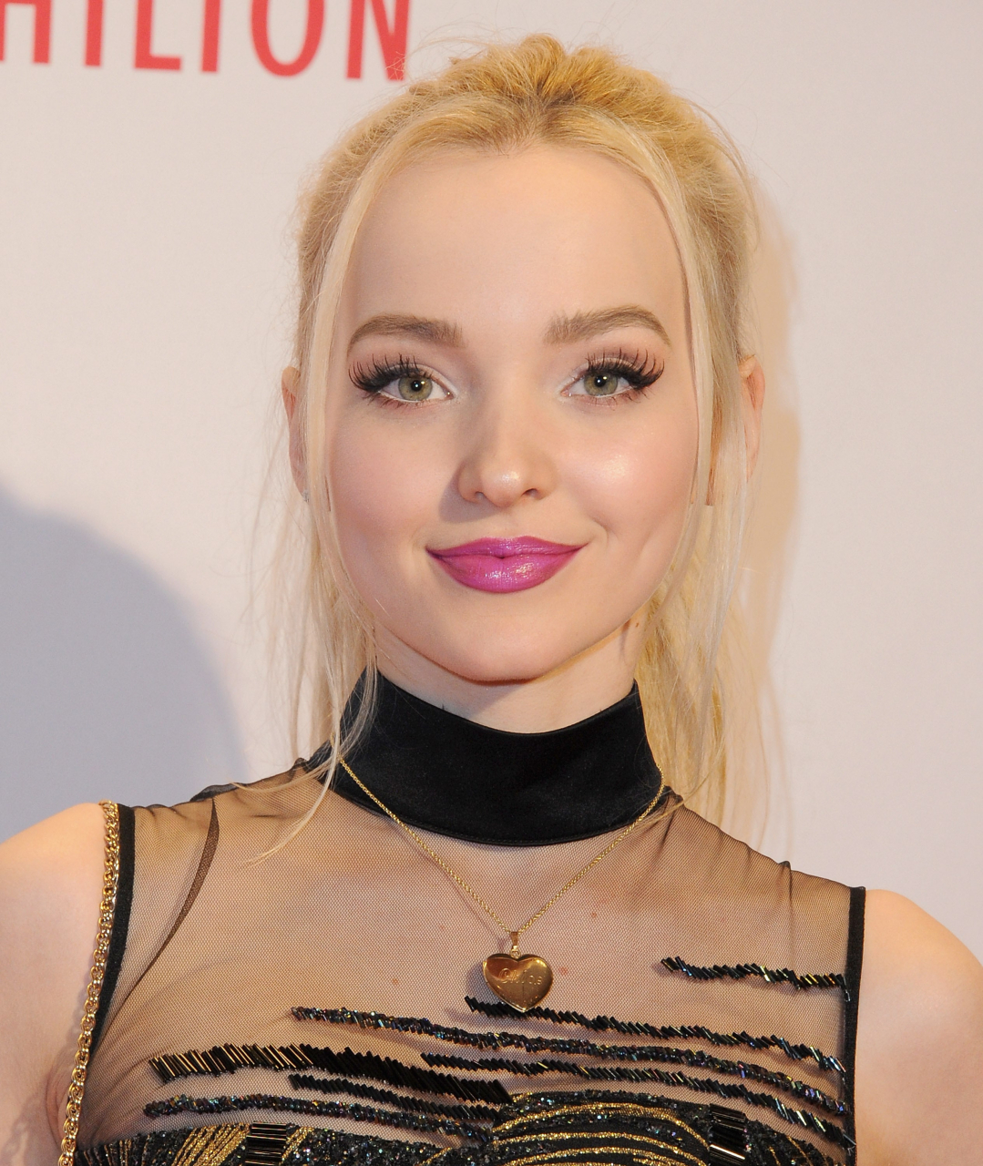 德芙·卡梅隆 德芙·卡梅隆(dove cameron),1996年1月15日出生于美国