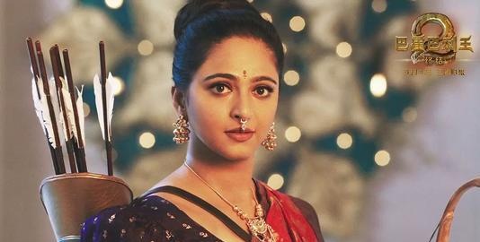 女明星印度女明星安努舒卡·谢蒂,加洛尔城市人,身材丰满