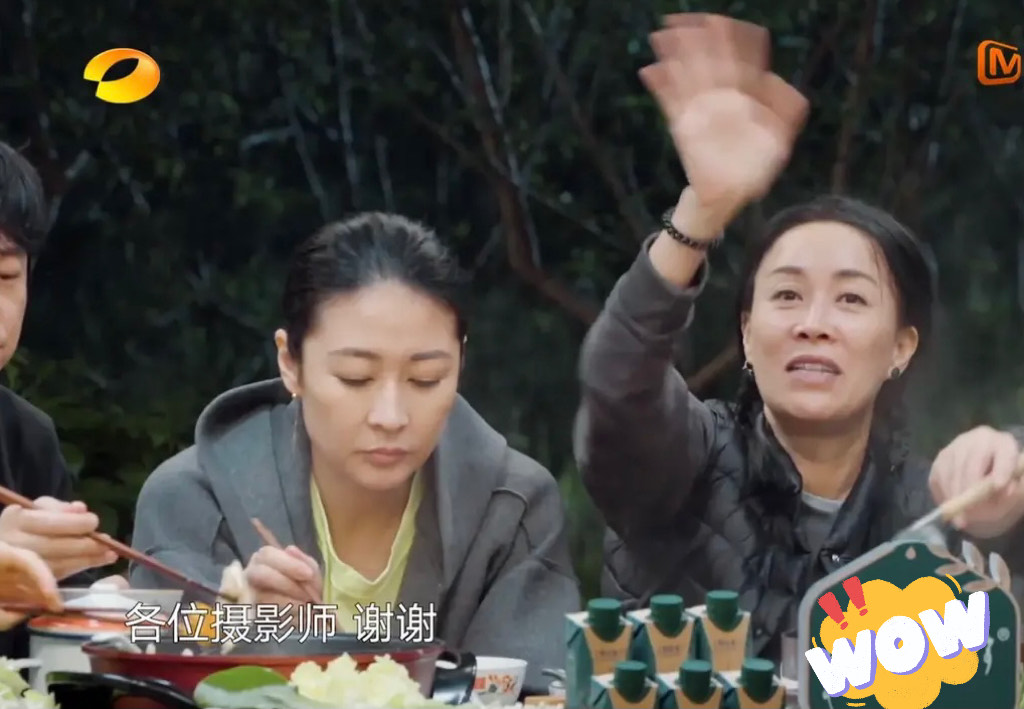 那英和梁静的行为让人赞叹,礼貌和修养这种东西,是装不出来的