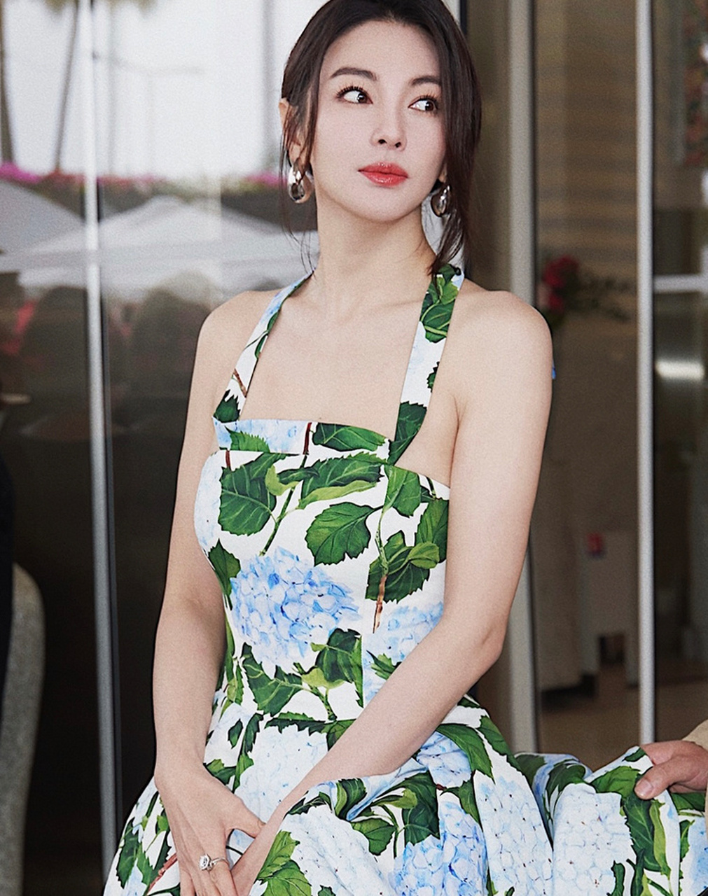 张雨绮戛纳电影节上迷人的瞬间