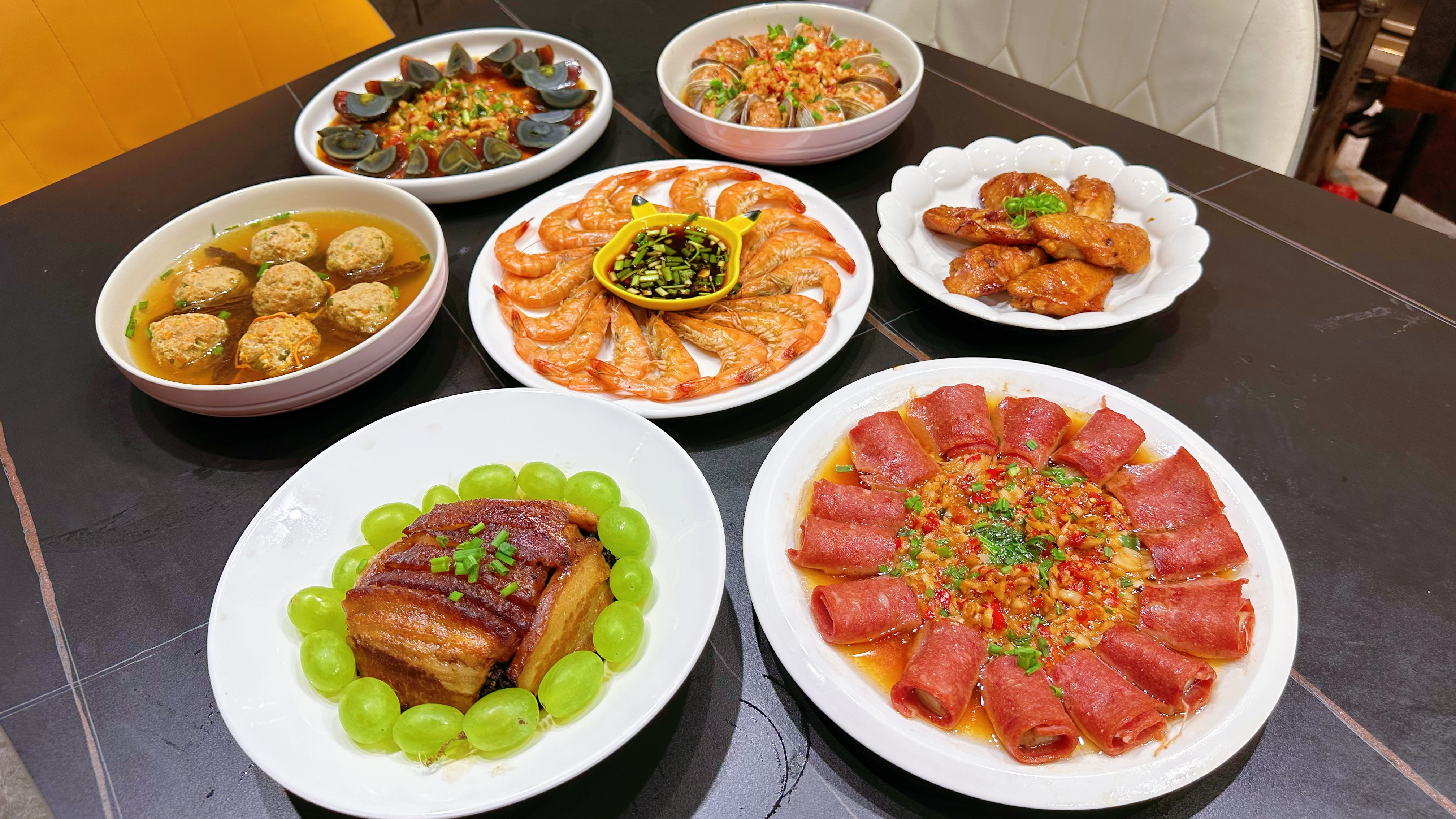 拒绝外卖,懒人晚餐一锅出,40分钟给家人做了6个菜,还烤了鸡翅