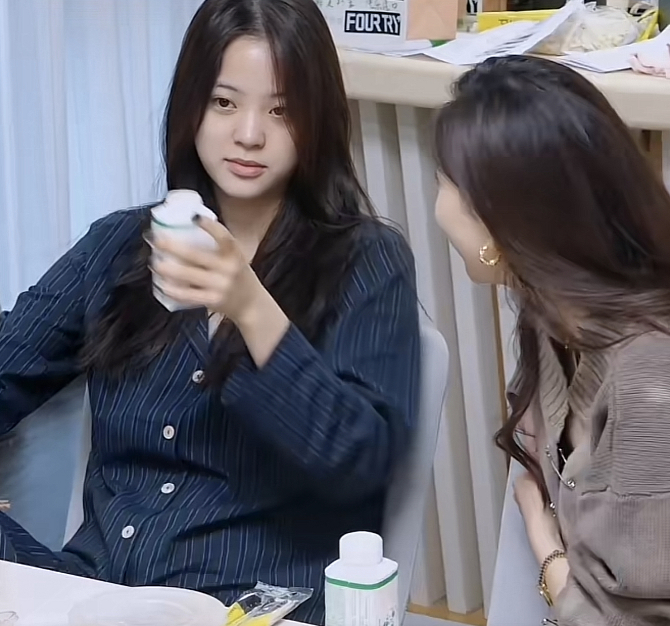 直击范丞丞 欧阳娜娜 素颜[可怜]不得不说 两人的皮肤状态也太好了吧