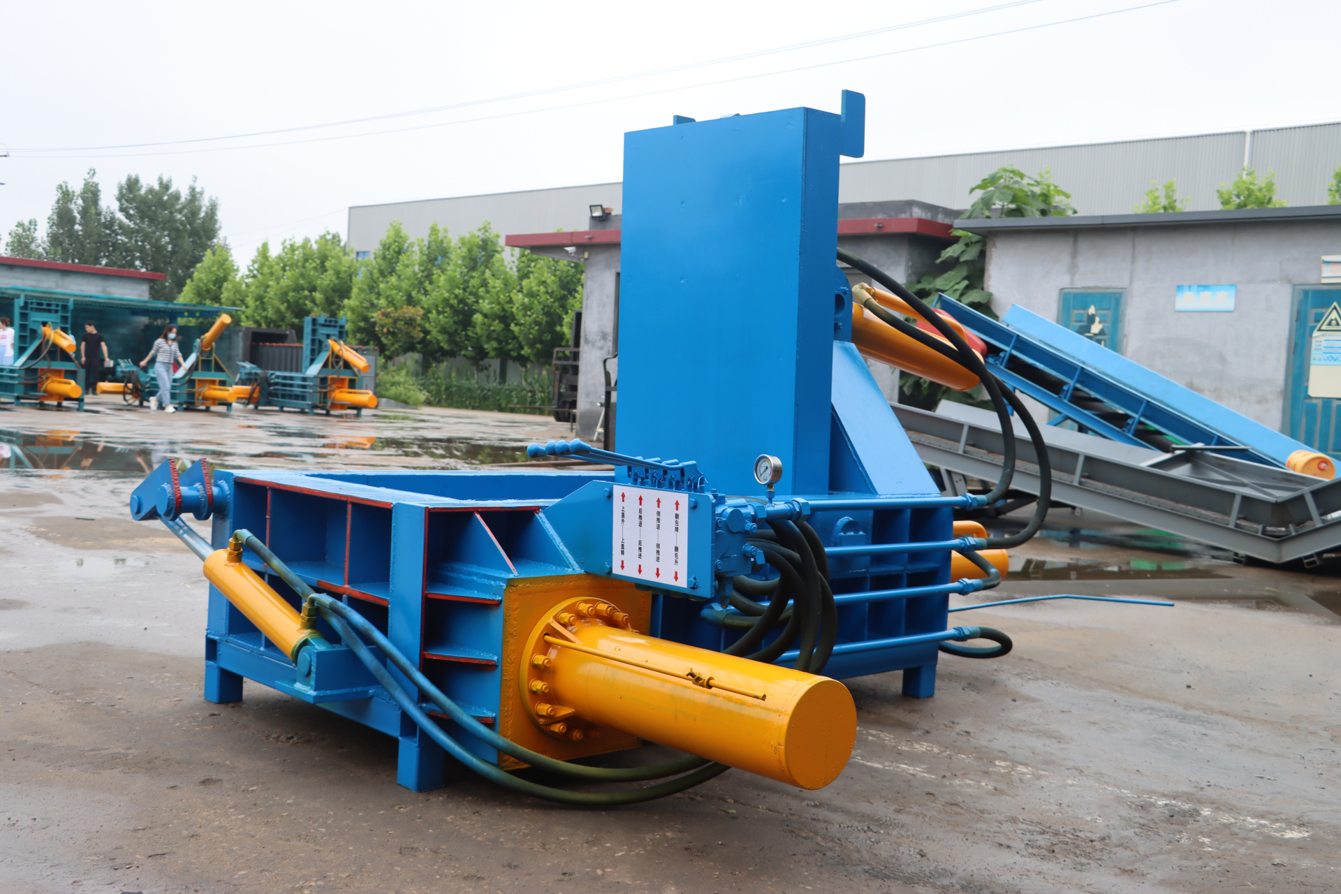 小型铁屑压块机价格,废旧金属压块机#金属打包机