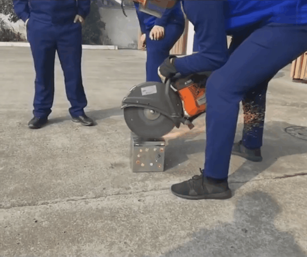 女子求助消防切开老公私房钱储蓄盒 并且买好了空盒代替