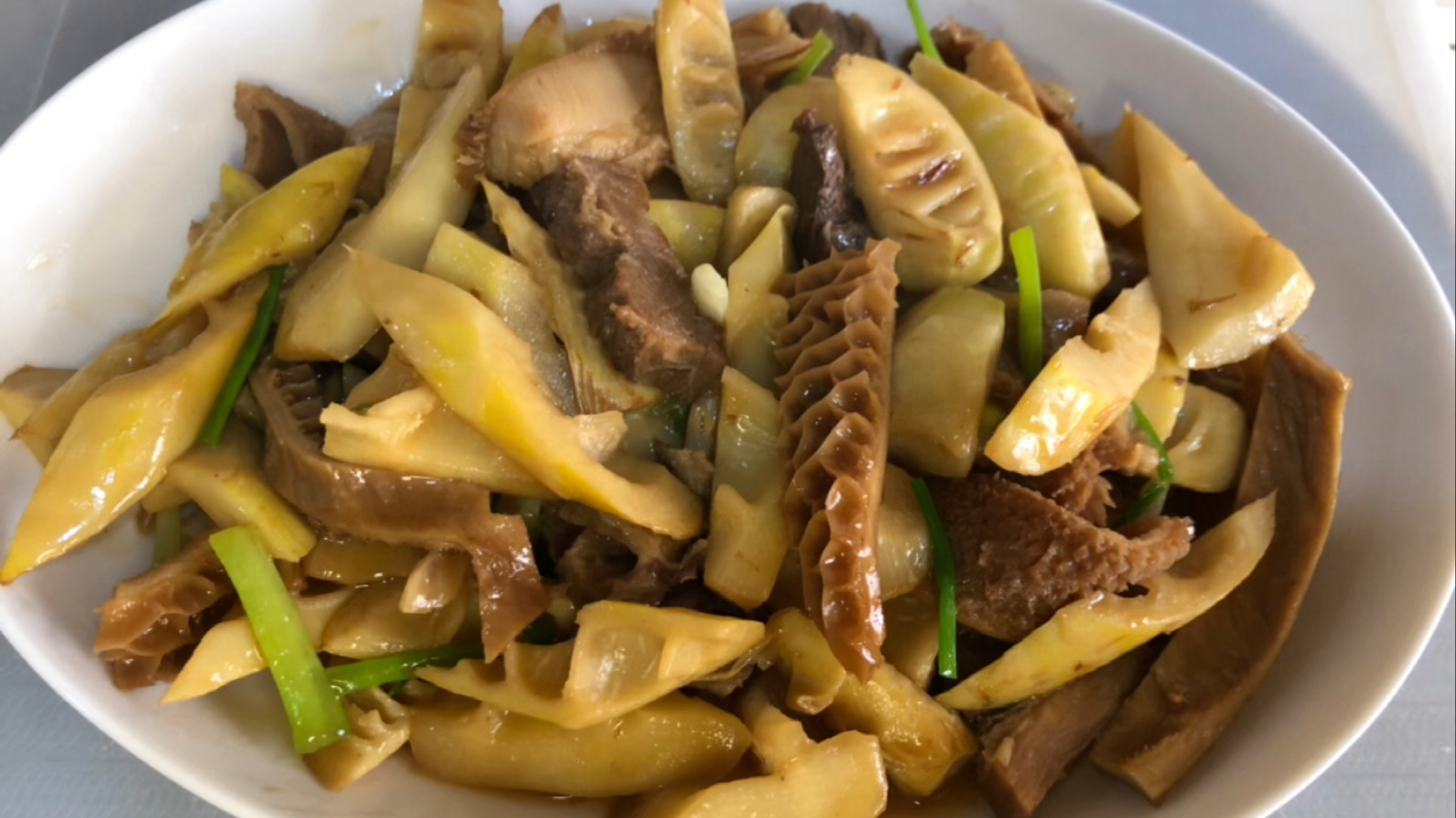 春天的味道——竹笋焖牛杂,趁当季,吃多点新鲜的竹笋