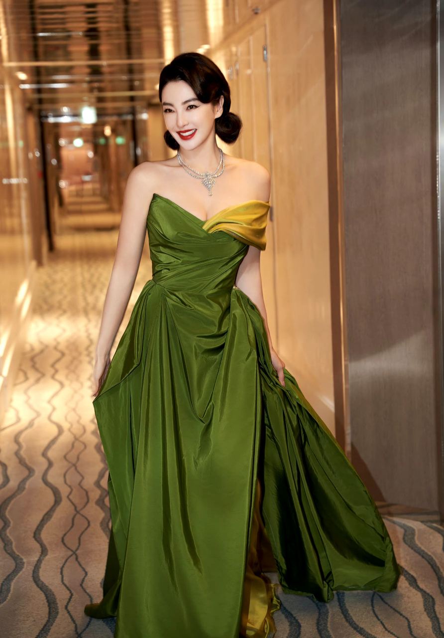 张雨绮穿绿色的也很好看嘛