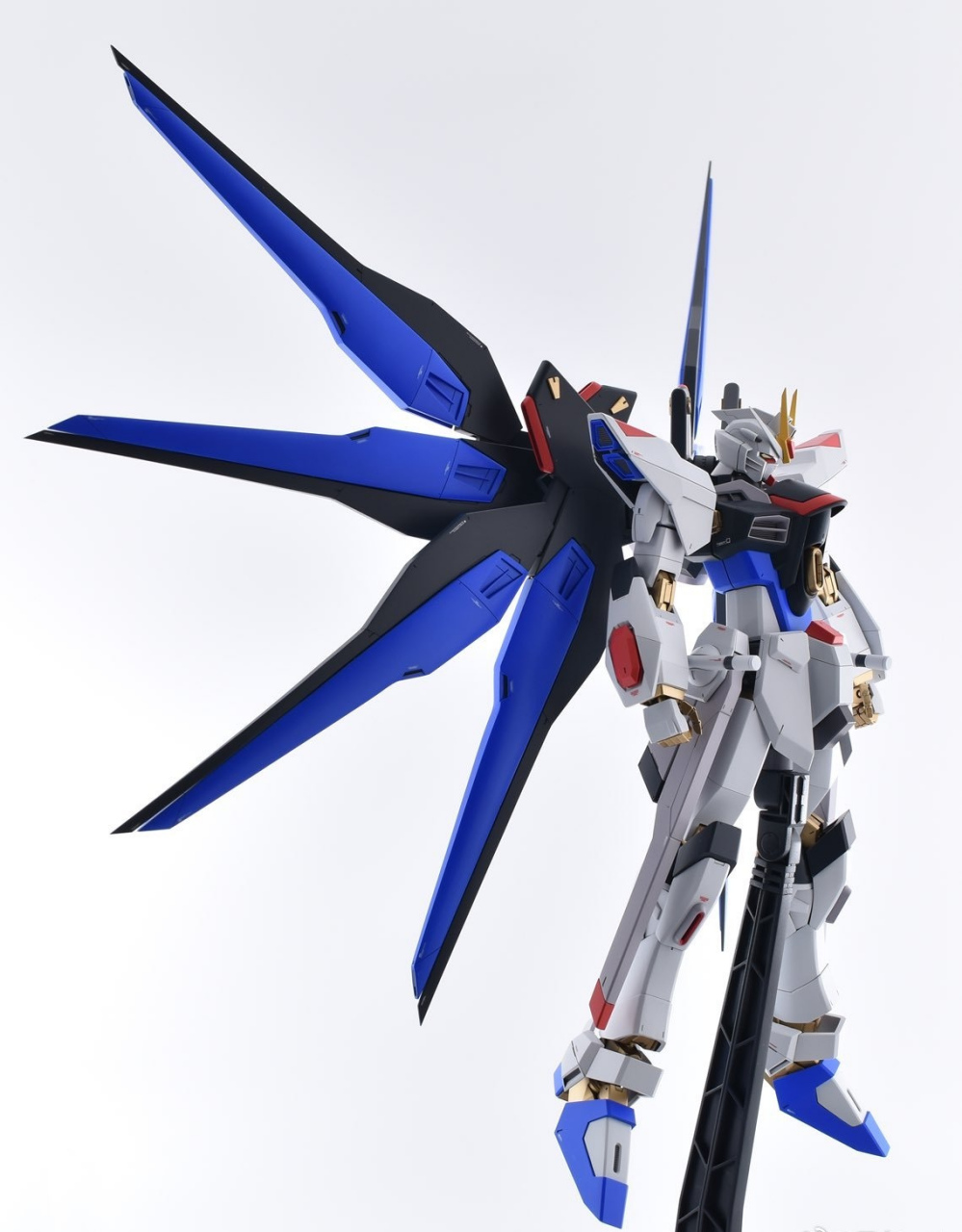 模型欣赏:模型师kassy制作的机动战士高达seed destiny mg 强袭自由