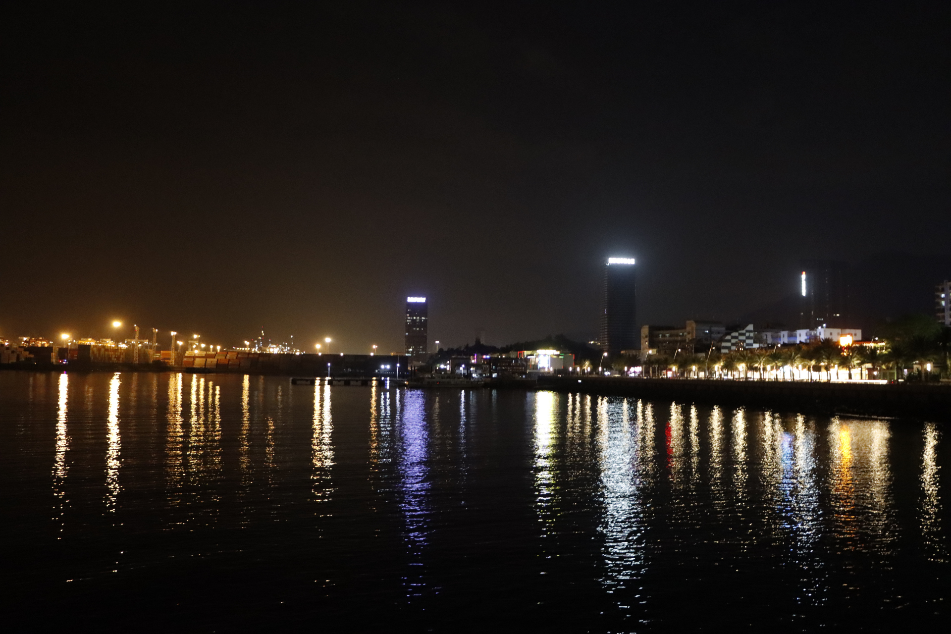 深圳盐田海鲜街拍摄夜景