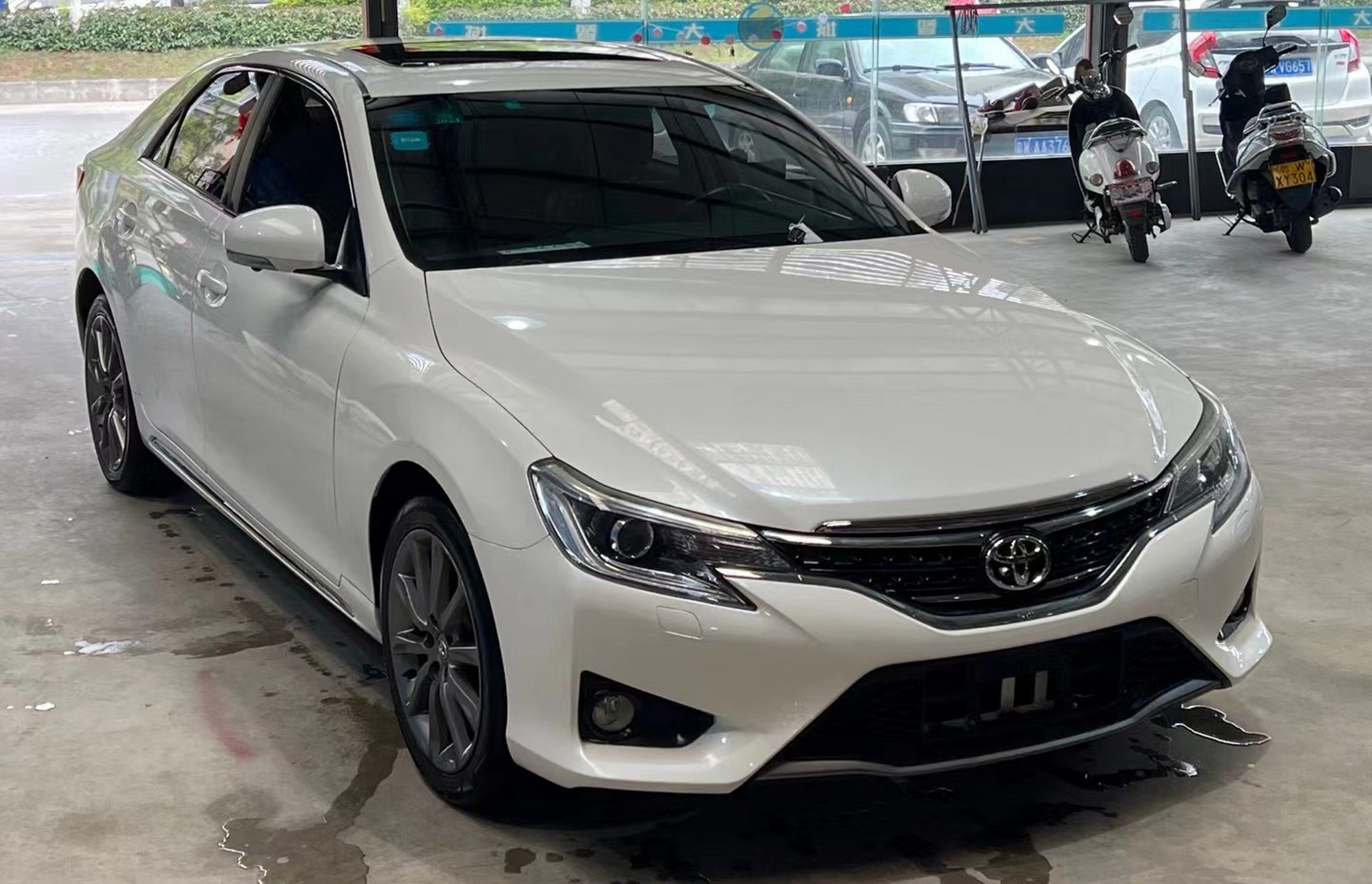 新到2017年丰田锐志尚锐版2.5v6后驱.纯一手车未过户.