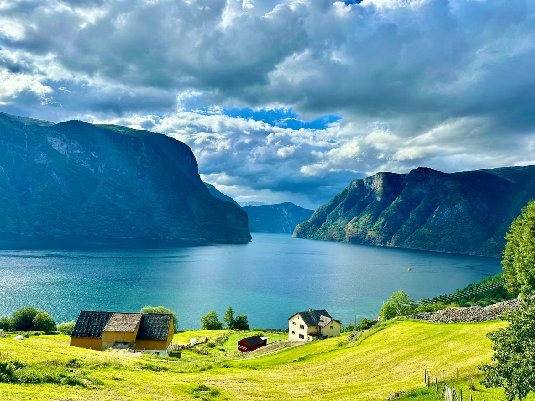 纳柔依峡湾,艾于兰峡湾是松恩峡湾的精华.