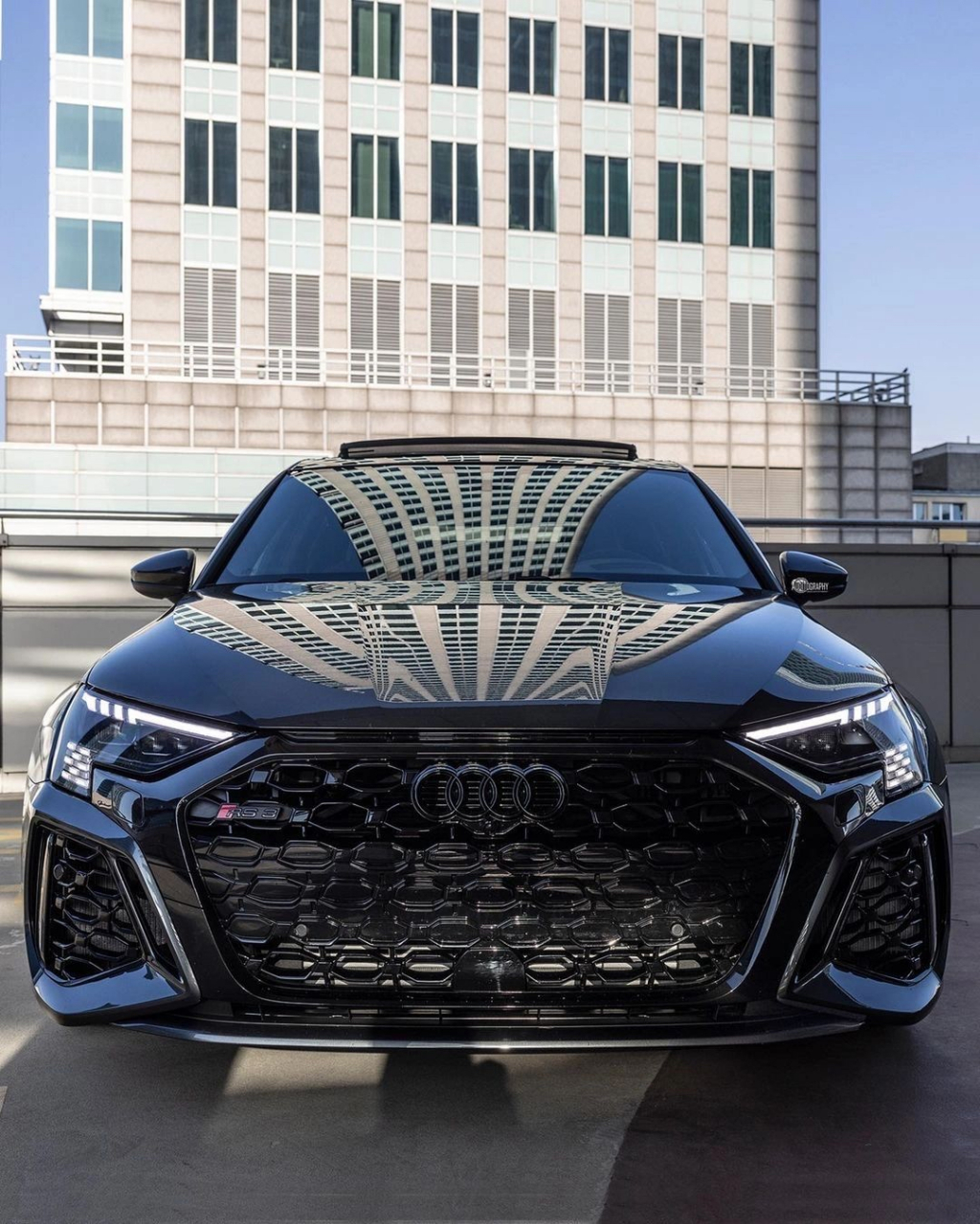 黑武士小钢炮奥迪rs3,哪位冤种兄弟愿意花70万去买这台车,快点艾特他