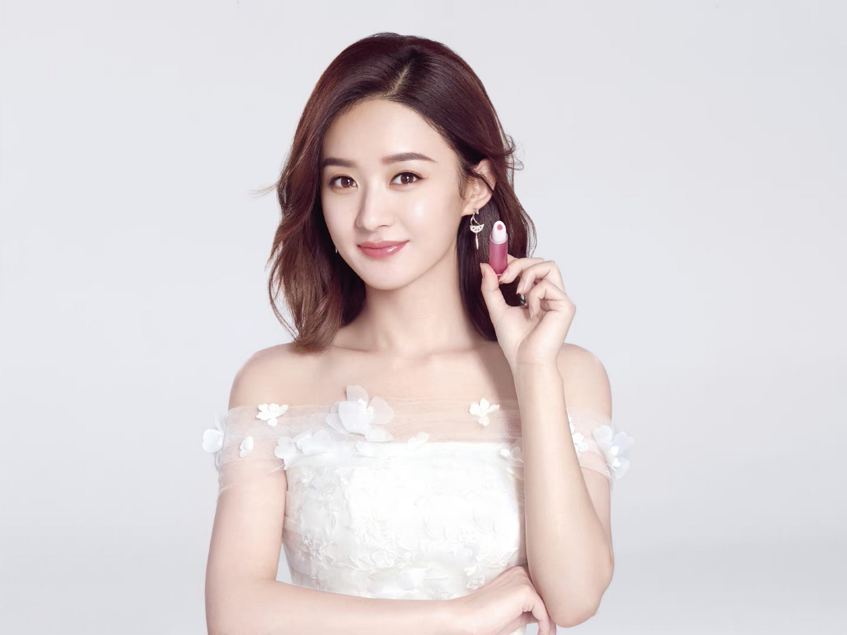 赵丽颖# 甜美可爱的美少女,肤白貌美的容颜,清纯妩媚的眼神,风姿绰约