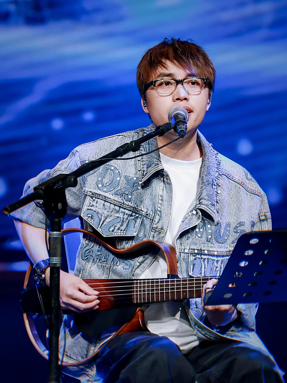 23 周一 21:30 "罗小罗和他的朋友们"专场音乐会【大麦网有售】地址:m