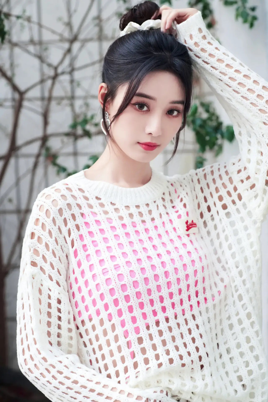 爆款练习生# 图赏:貌美乖巧的徐艺洋