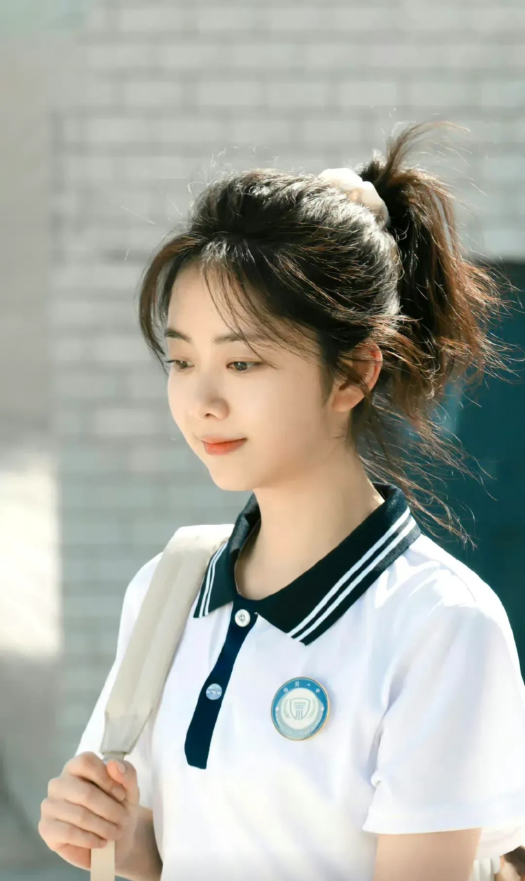 内娱天选校园女主角# 我觉得我们耿耿,李尖尖,归晓作为代表谭松韵