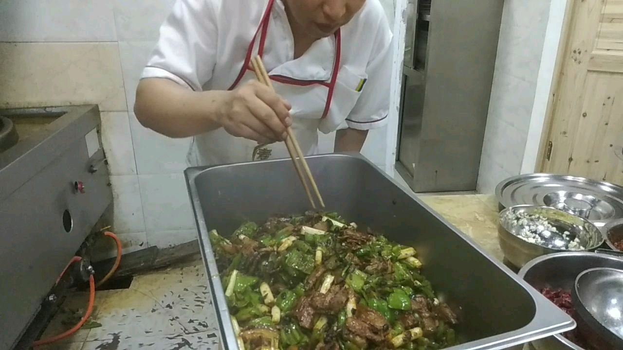 盐煎肉用重庆永川豆豉来炒才好吃,咸鲜微辣,肉干香