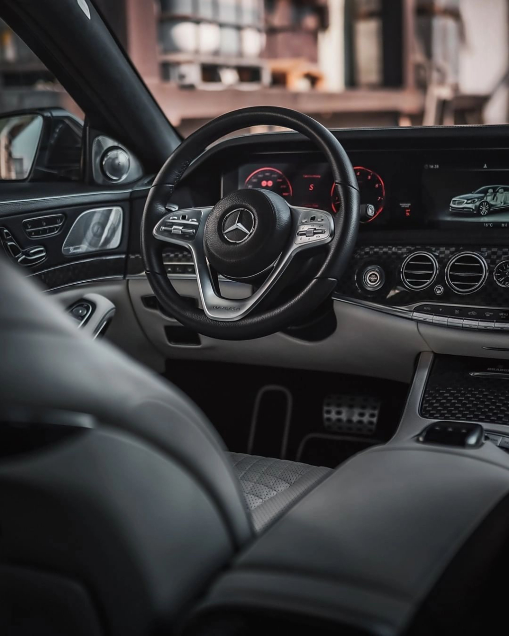 900匹马力的奔驰s级,巴博斯改装得s900,是不是你心目中的西装暴徒?