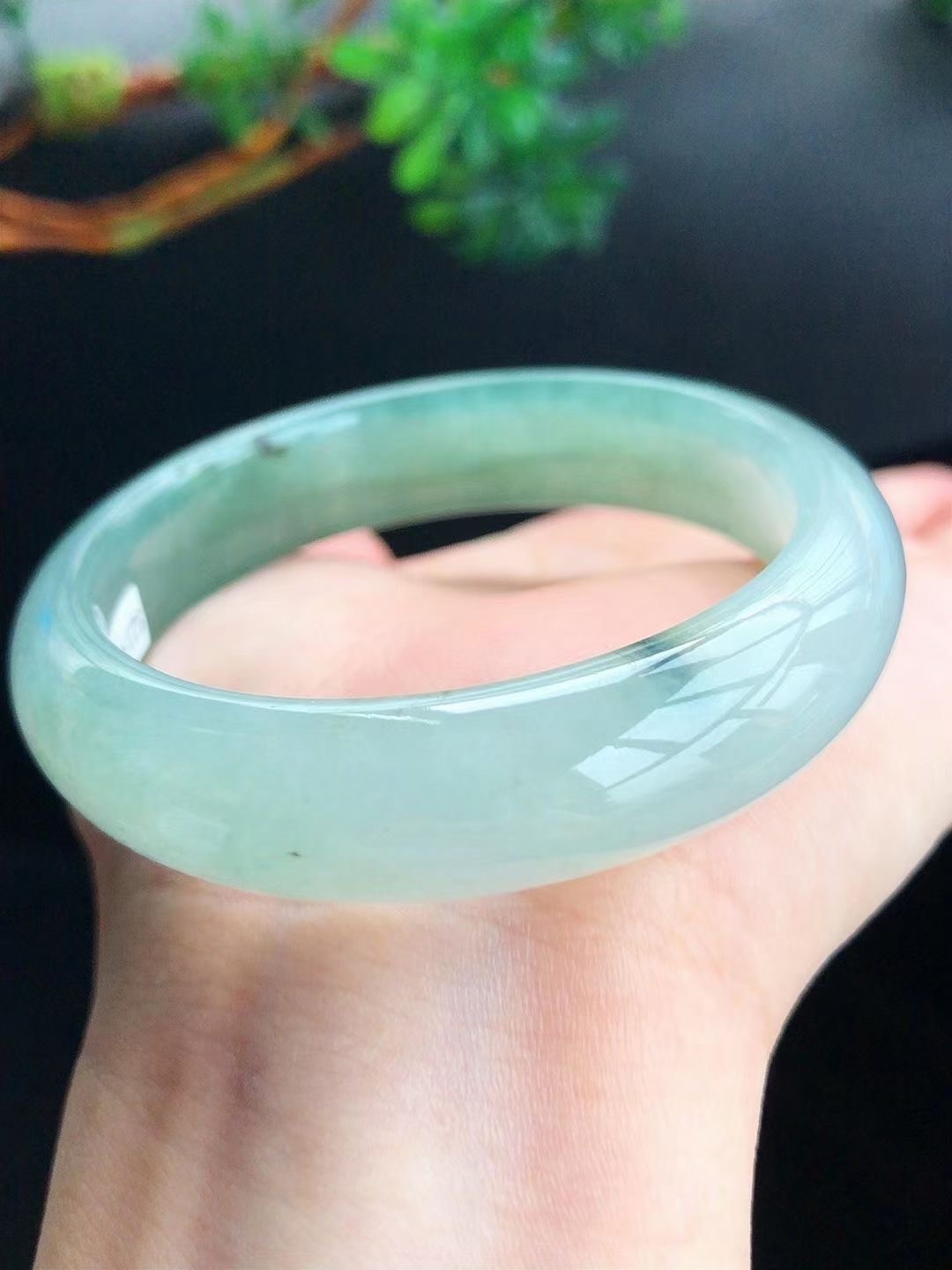 冰种湖水绿贵妃手镯