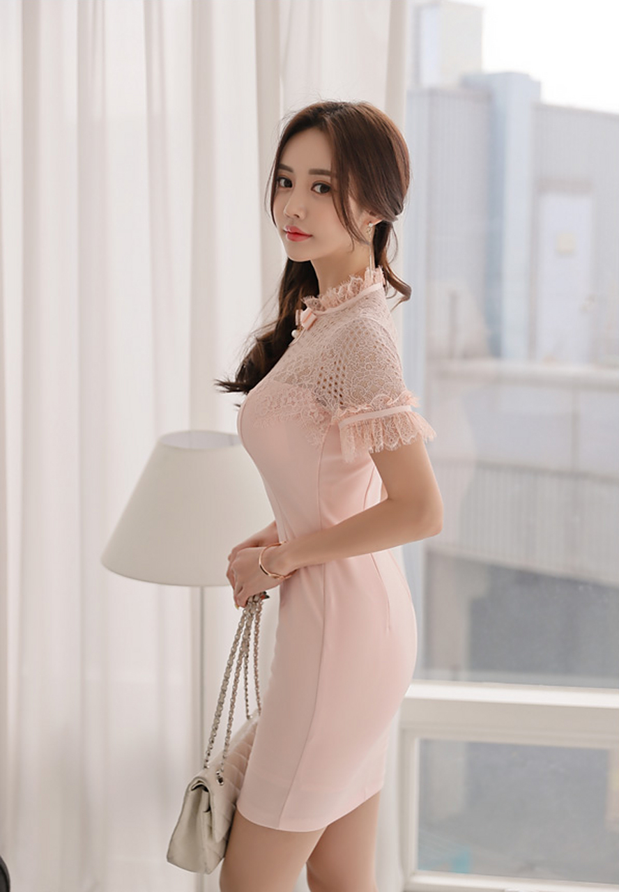 孙允珠,粉嫩蕾丝花纹连体包臀裙穿搭,娇媚动人#ai潮流种草季# #端午