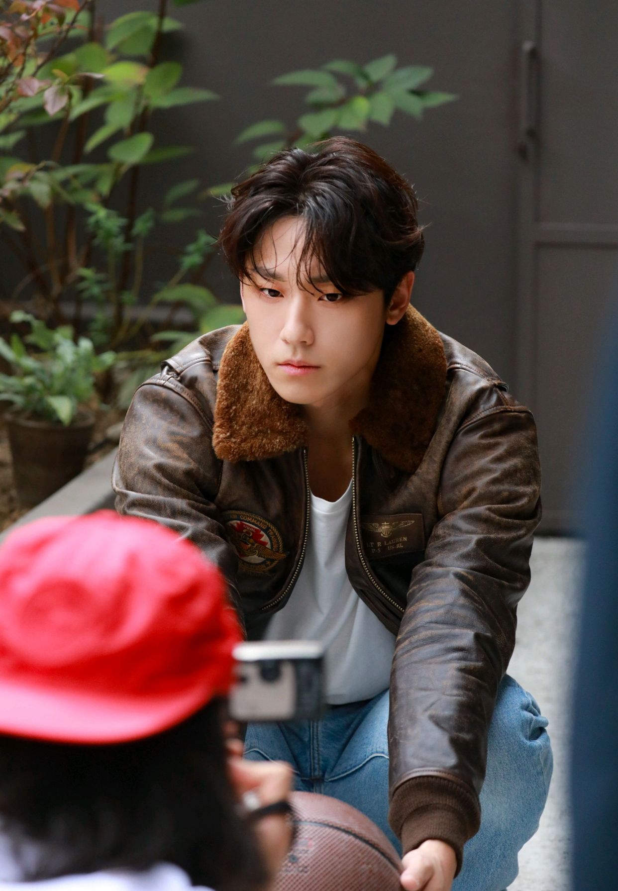 「李到晛」gq korea 11月刊 拍摄花絮照