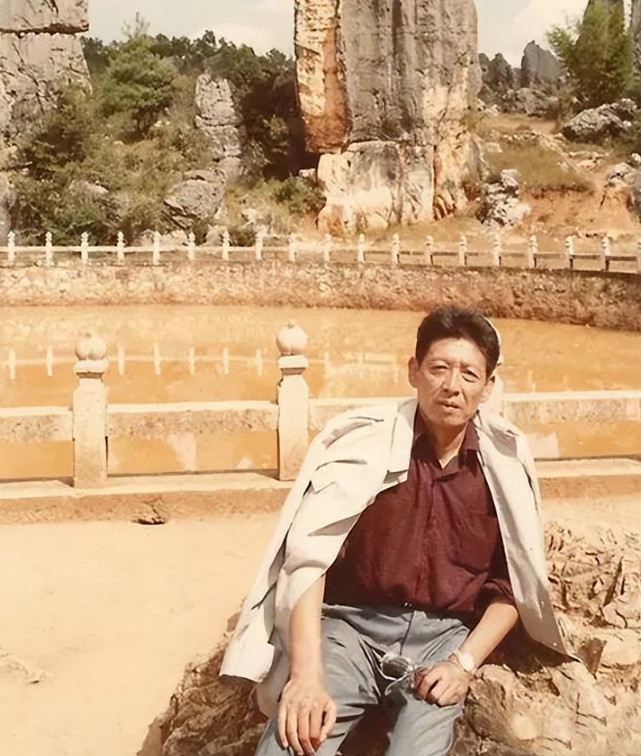 配音大师毕克:离婚又再婚,儿子自缢逝世,他长期分居悲情去世