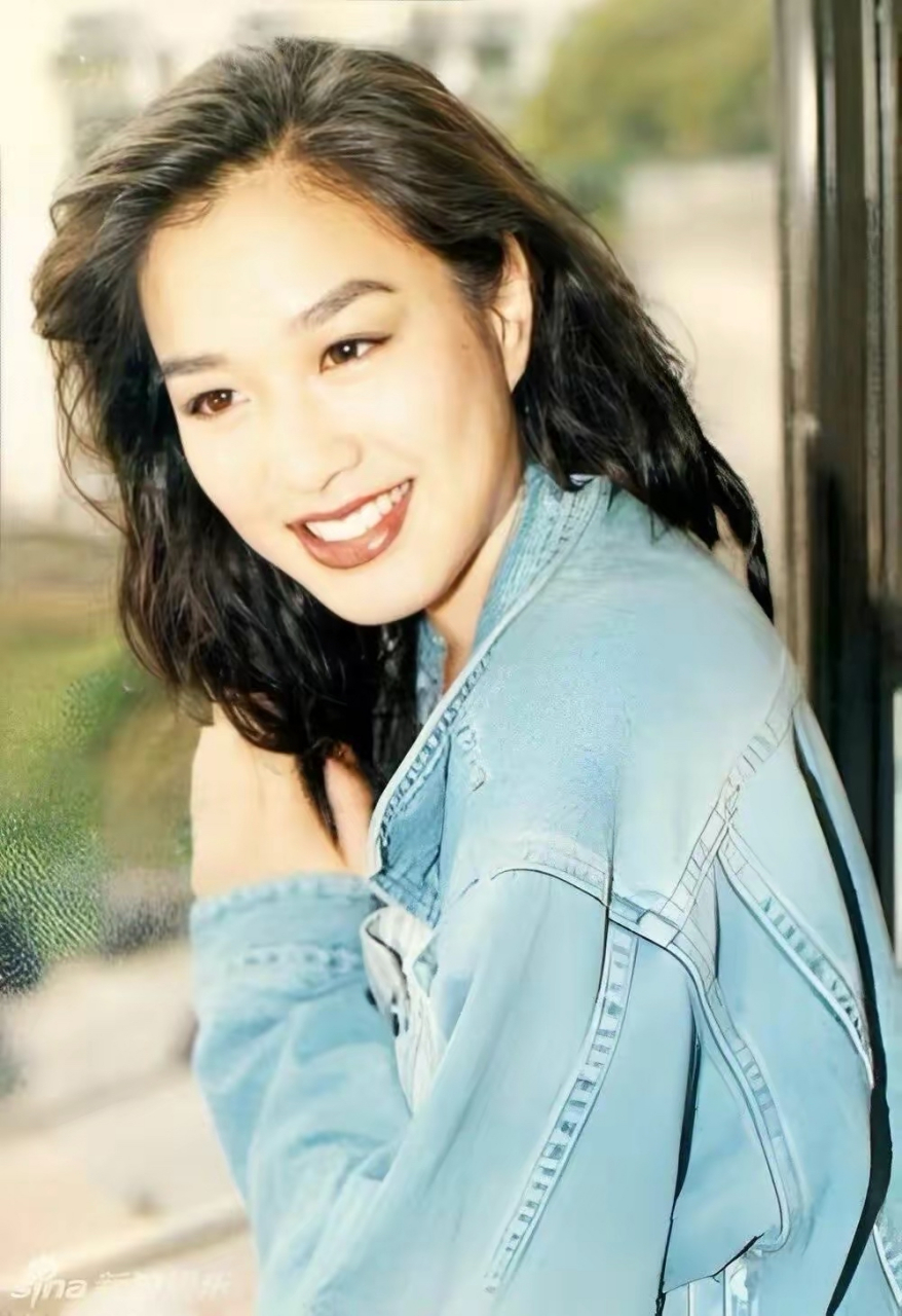 钟丽缇年轻的时候简直是"人间尤物",娇憨美艳 又纯又欲!