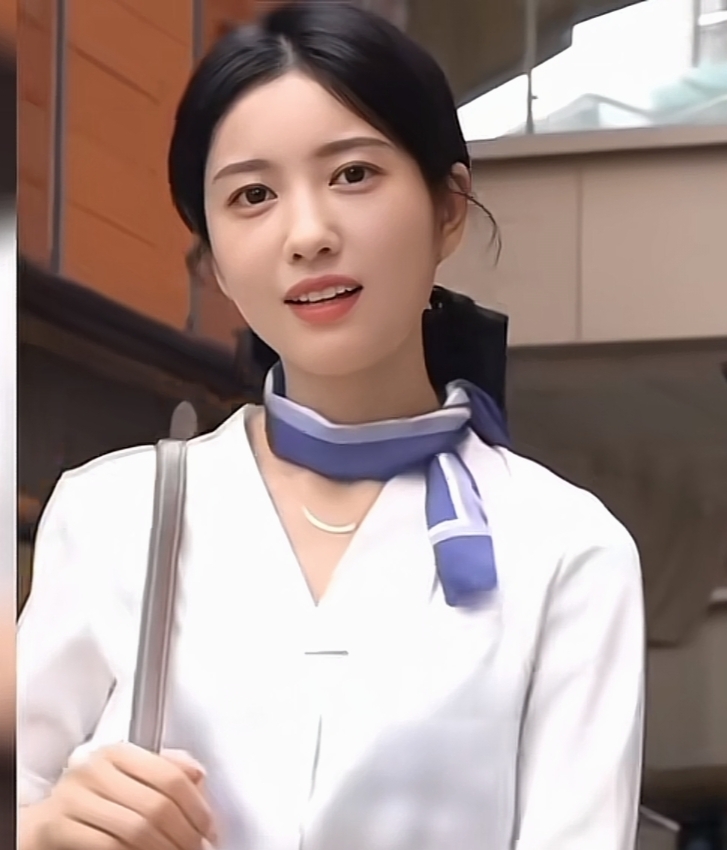 新晋女神!江苏售楼小姐姐小朱,职业装惊艳全网!