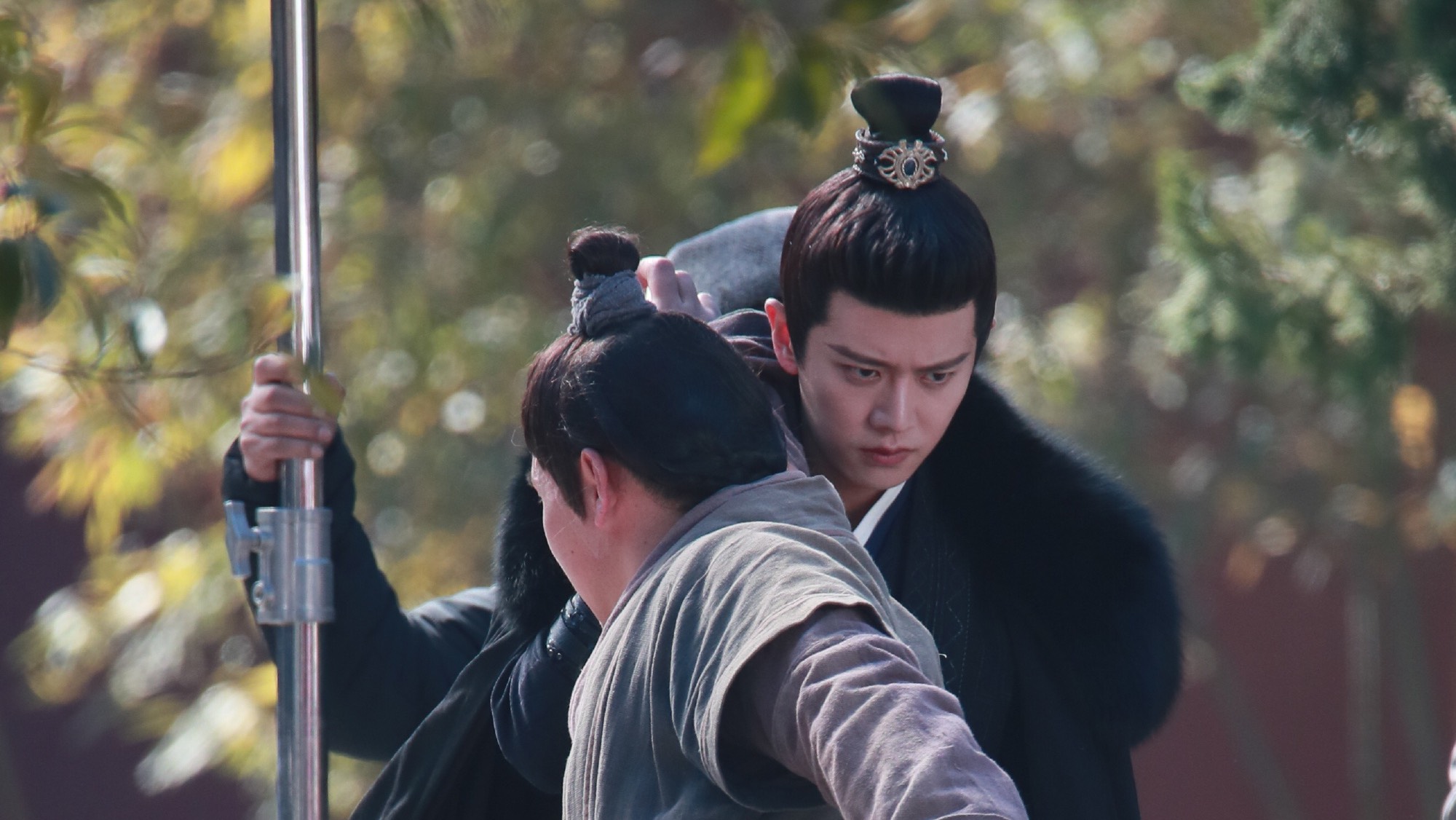 任嘉伦解锁古装"新造型",宜古宜今的国超,从未让人失望