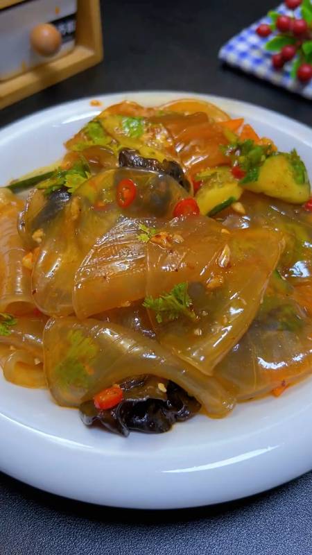 大夏天的来一份这样的凉拌粉皮,真的太过瘾了-度小视