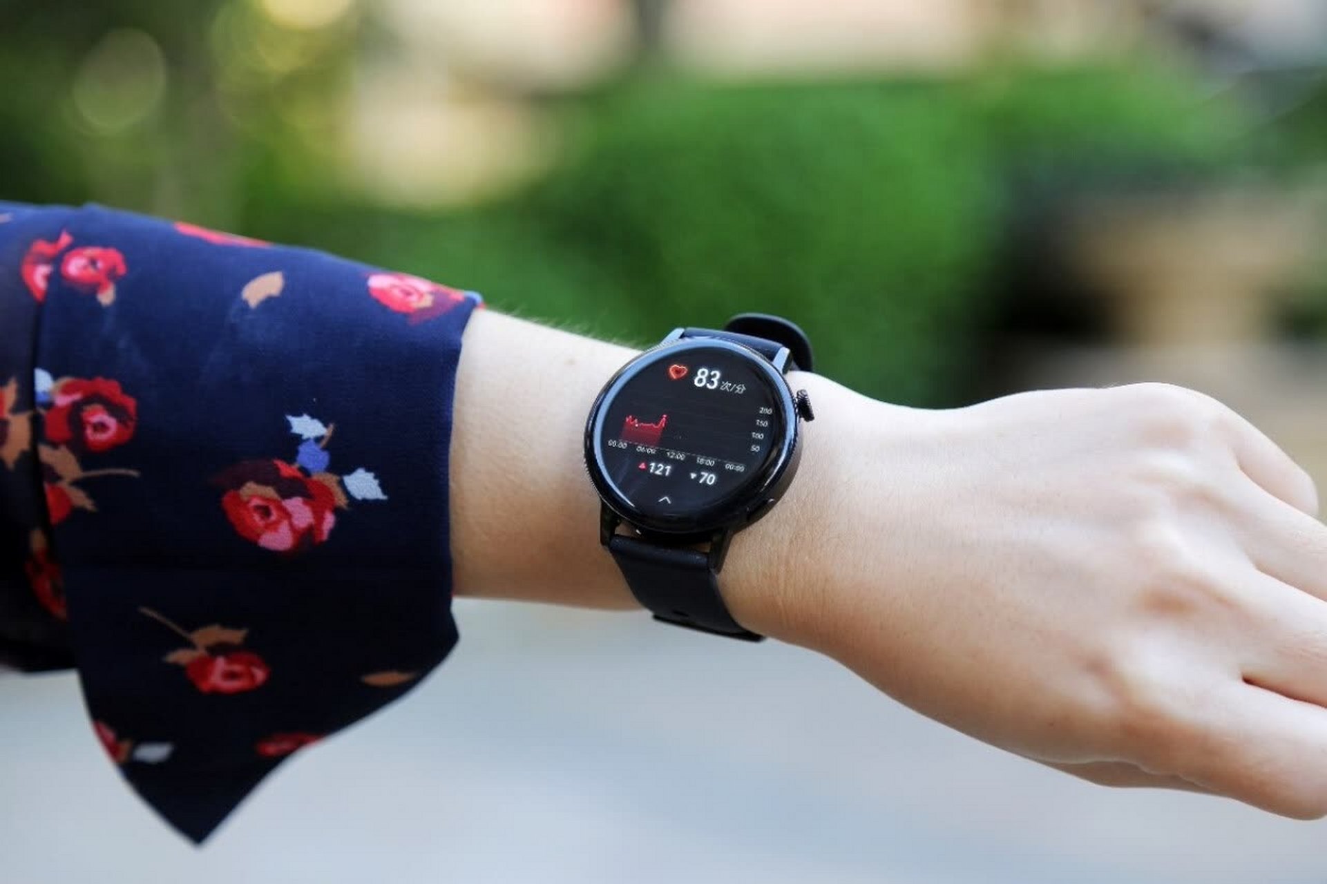 华为watch gt3是一款运动型智能手表,它集成了多种功能,包括血氧自动