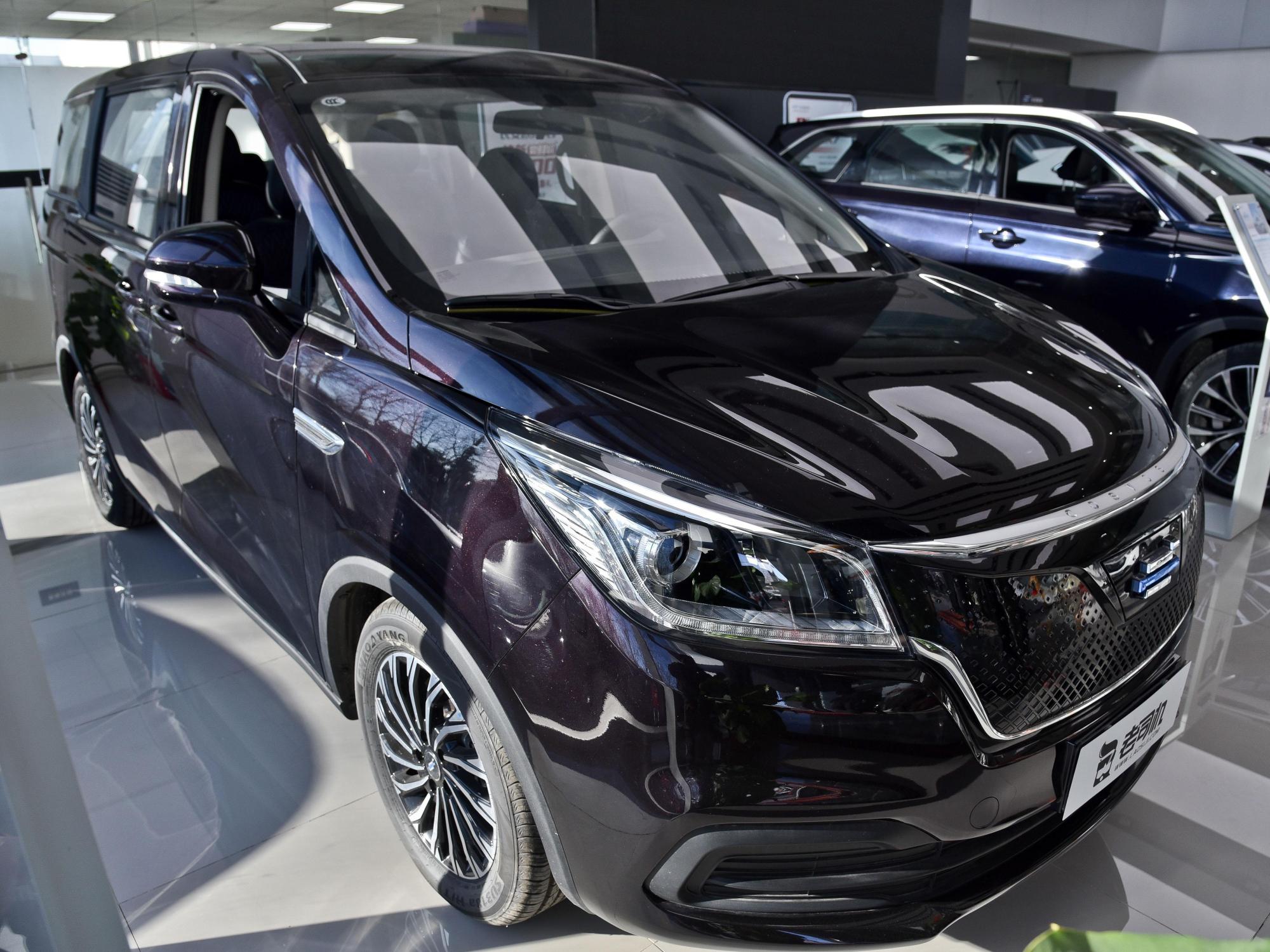 续航400公里不加油,空间较大的7座mpv,实拍长安欧尚科尚ev