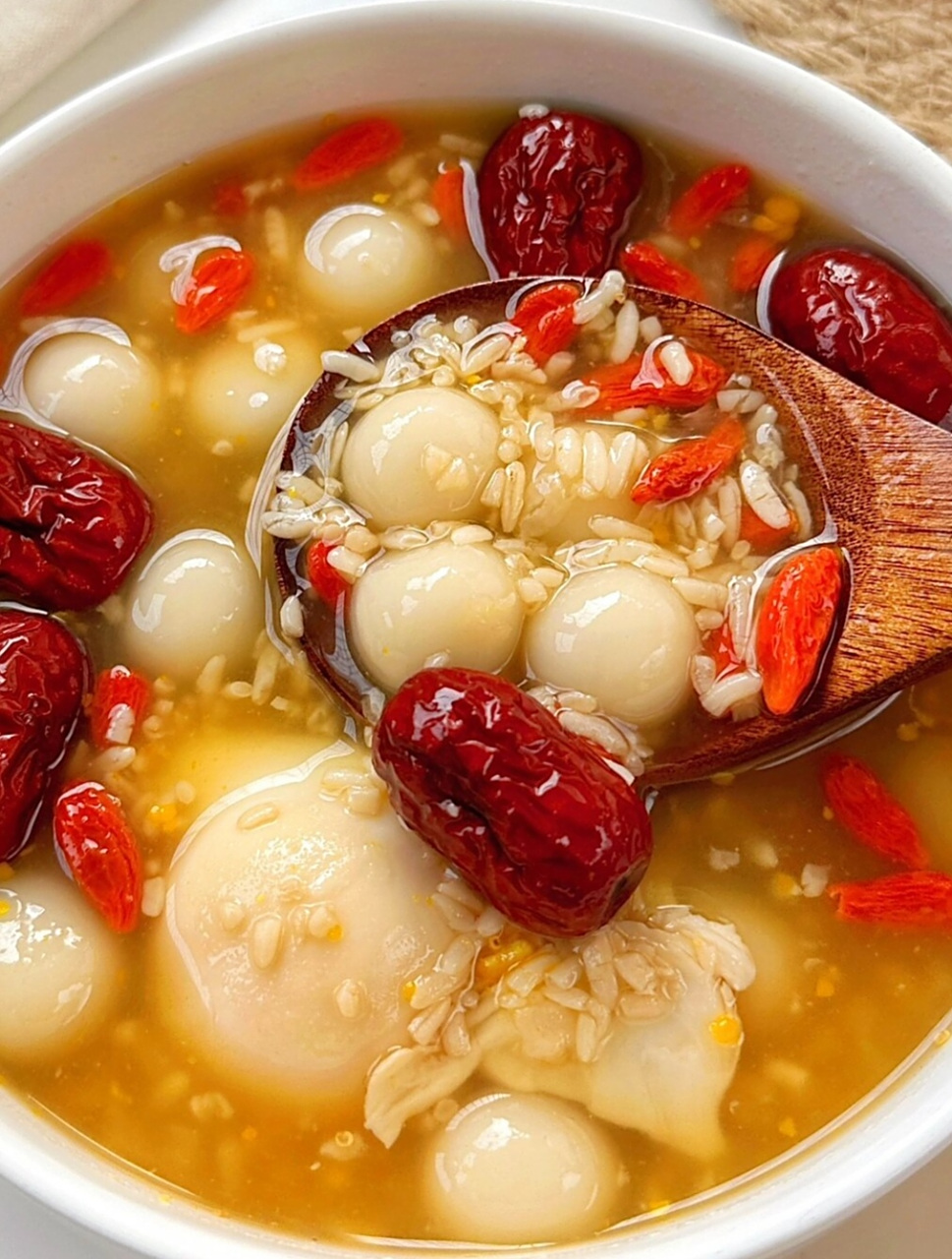 红糖酒酿鸡蛋 小圆子软糯q弹～酒酿清甜香醇～巨好喝 红枣,枸杞,酒酿,