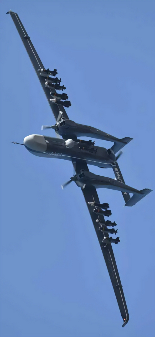 消灭敌人的利器,双尾蝎无人机 第一,这玩意升限9500米,提单兵防空导弹