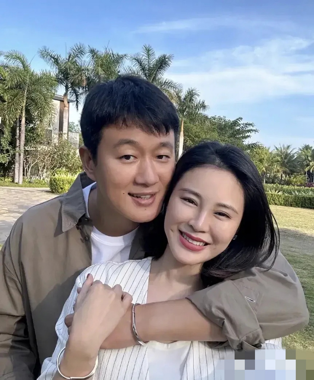 关悦icon即没有鲍蕾icon的神奇理财能力,又没有鲍蕾的高情商,她是凭啥