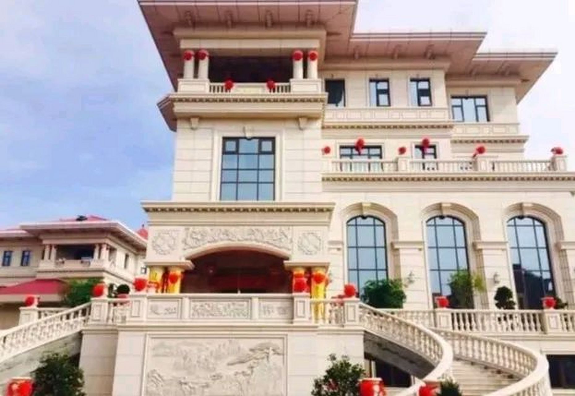 安溪长坑乡的别墅一个比一个大,一个比一个豪华,外地人来这里,贫穷会