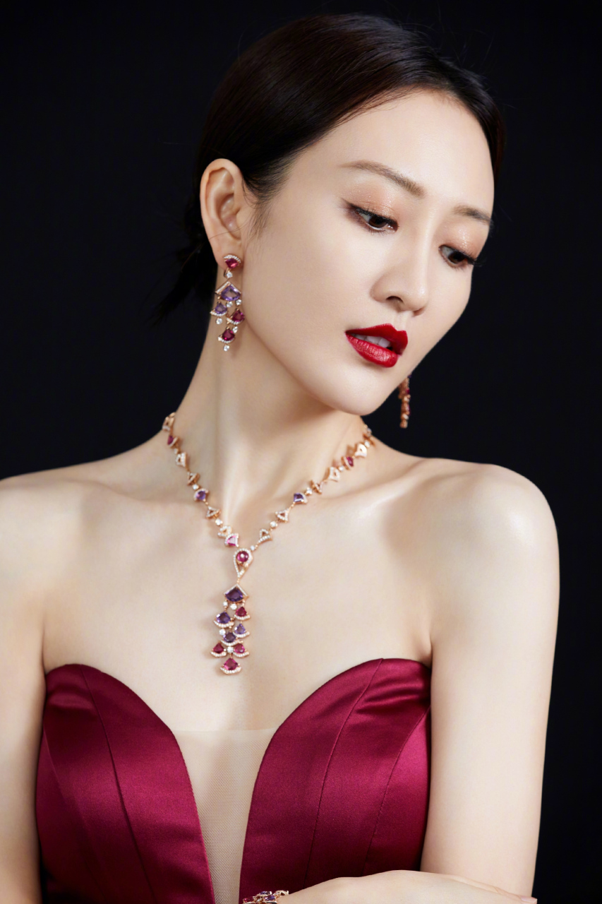 王鸥性感妩媚写真!#性感美女# #明星# #秋日生活创作季