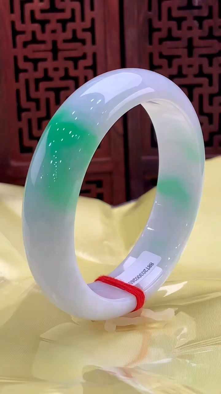 缅甸翡翠飘色花手镯