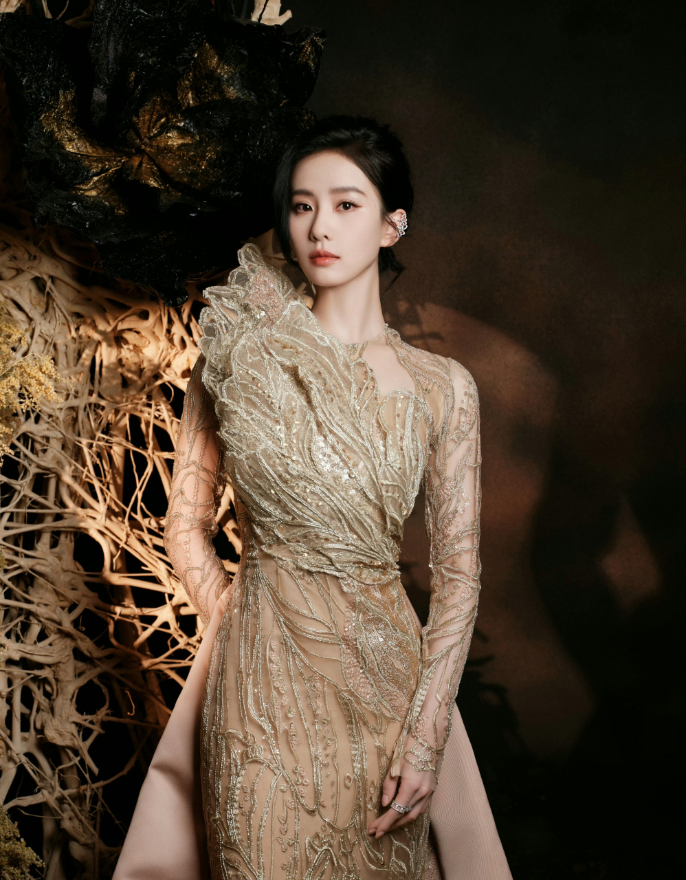 刘诗诗出席活动照,明艳大气,端庄靓丽,气质动人,女神范十足.